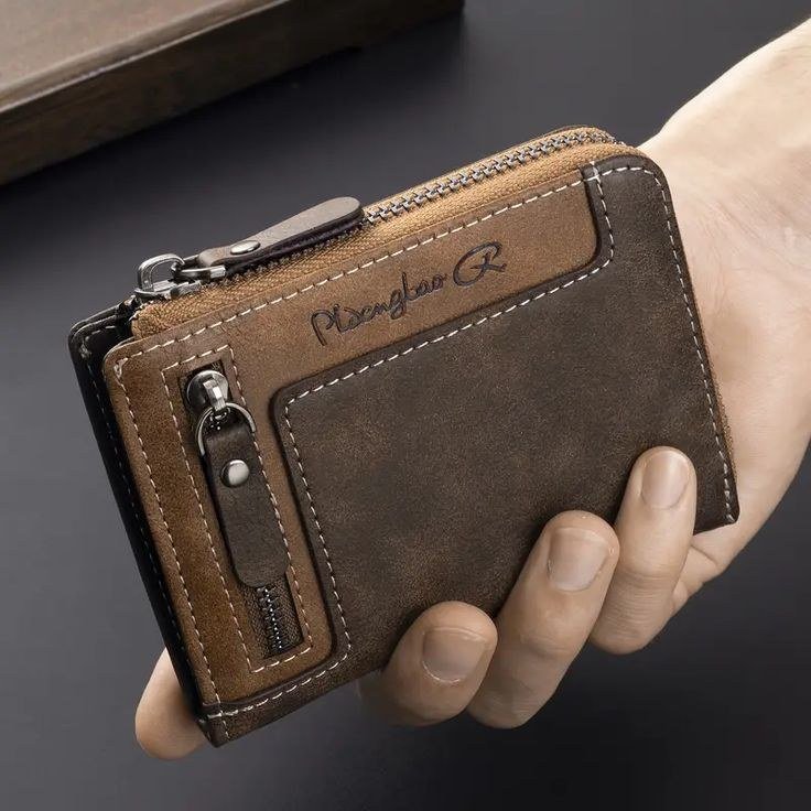Retro Leather Wallet _ Crappy Stuff _ Men_s Fashion