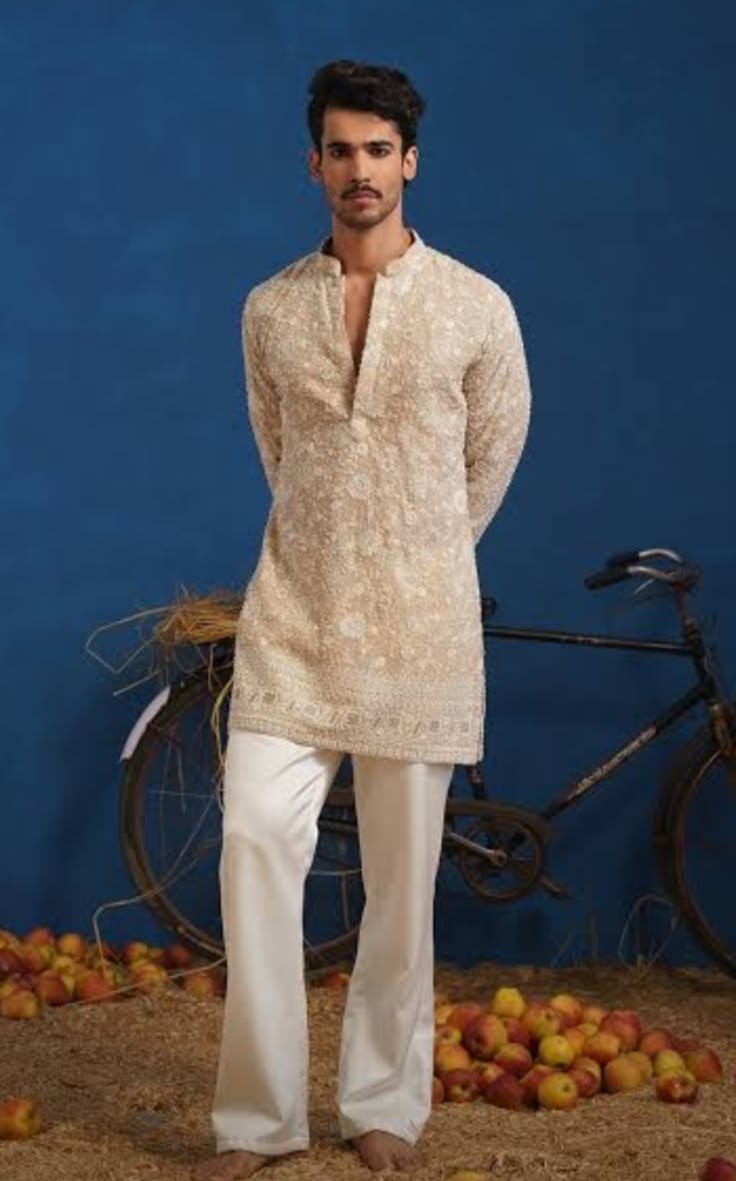the off white pajama and shine kurta 🤍