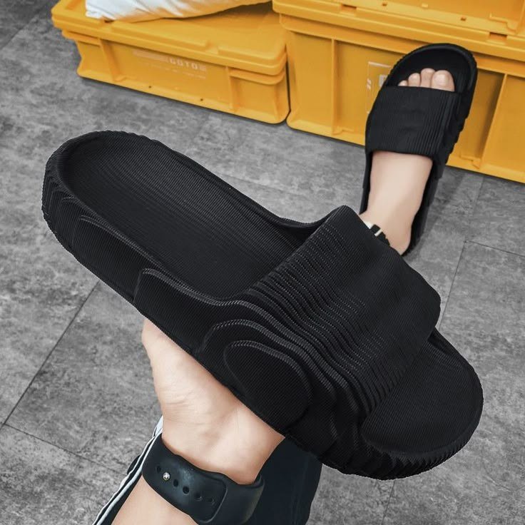 Men's Sliders