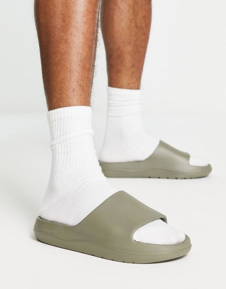 ASOS DESIGN chunky sliders in khaki _ ASOS