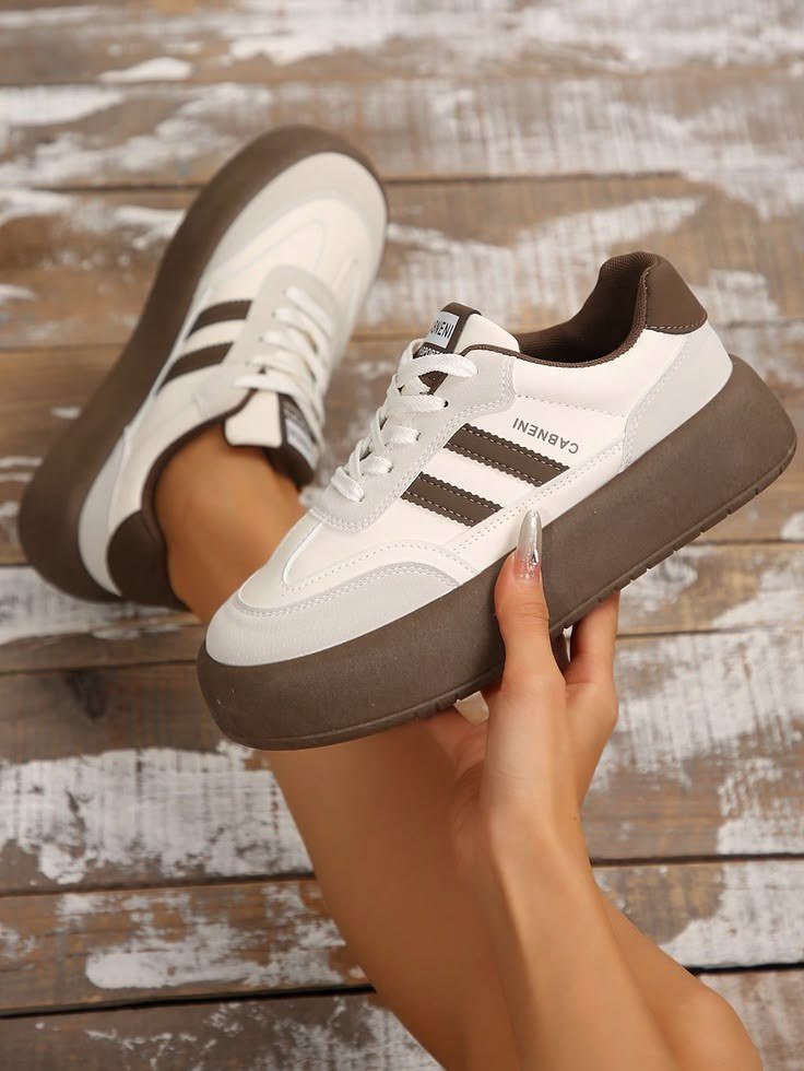 Women's Sports Shoes